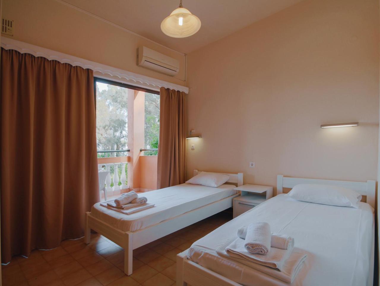 Solea Aparthotel กอมเมนโน ภายนอก รูปภาพ