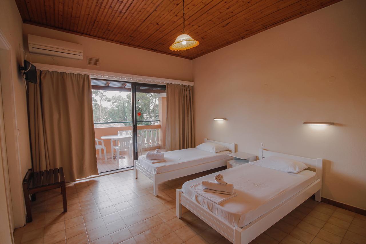 Solea Aparthotel กอมเมนโน ภายนอก รูปภาพ